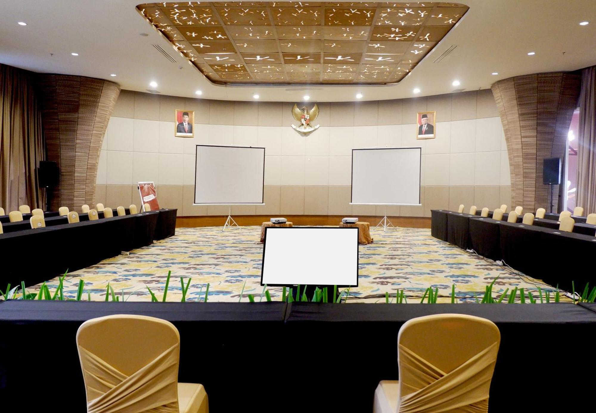 The Alana Hotel And Conference Sentul City By Aston Bogor Exterior photo